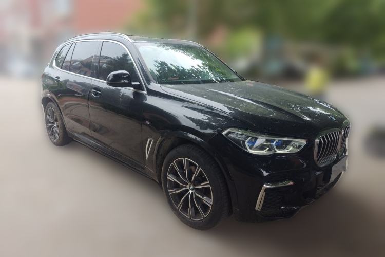Used BMW X5 2022 Restyled xDrive 30Li Luxury Version M Sport Package Front Right 45 Deg
