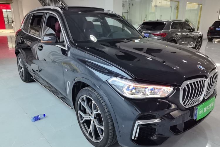 Used BMW X5 2022 Restyled xDrive 40Li M Sport Package Front Right 45 Deg