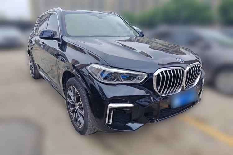 Used BMW X5 2022 Restyled xDrive 30Li Luxury Version M Sport Package Front Right 45 Deg