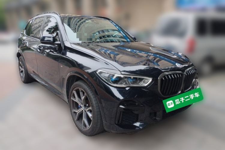Used BMW X5 2022 xDrive 40Li M Sport Package Front Right 45 Deg