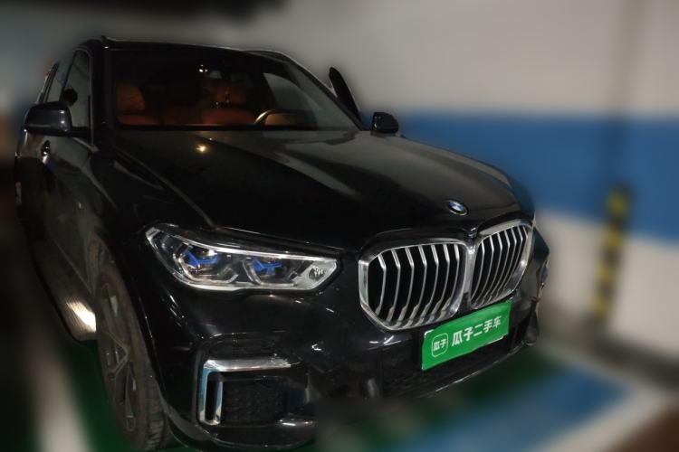 Used BMW X5 2022 xDrive 40Li M Sport Package Front Right 45 Deg