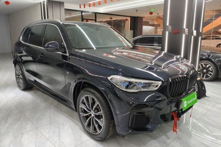 Used BMW X5 2022 xDrive 30Li Luxury M Sport Package Front Right 45 Deg