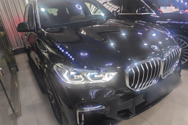 Used BMW X5 2022 Restyled xDrive 40Li M Sport Package Front Right 45 Deg