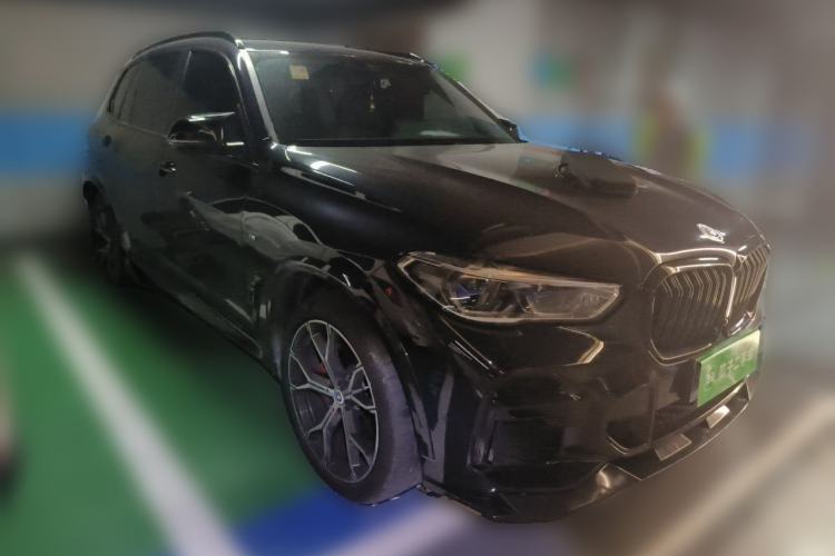 Used BMW X5 2022 Restyled xDrive 40Li M Sport Package Front Right 45 Deg