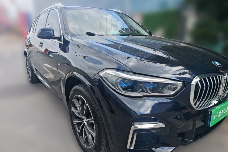 Used BMW X5 2022 Restyled xDrive 30Li Luxury Version M Sport Package Front Right 45 Deg