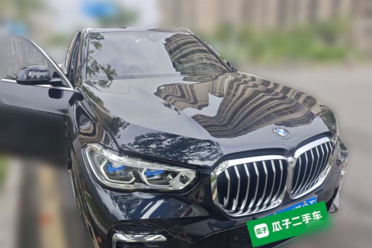 Used BMW X5 2022 xDrive 40Li M Sport Package Front Right 45 Deg