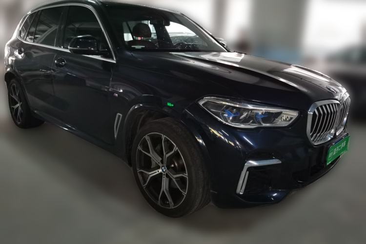 Used BMW X5 2022 Restyled xDrive 40Li M Sport Package Front Right 45 Deg
