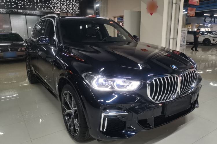 Used BMW X5 2022 Restyled xDrive 40Li M Sport Package Front Right 45 Deg