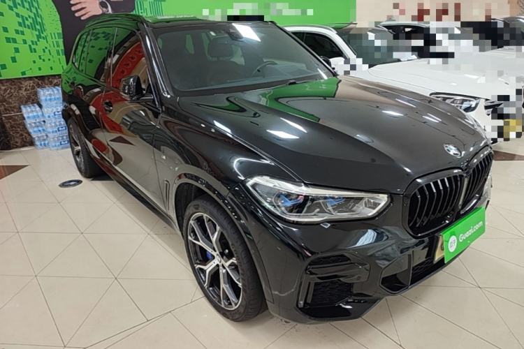 Used BMW X5 2022 Restyled xDrive 40Li M Sport Package Front Right 45 Deg