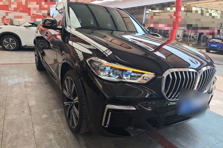 Used BMW X5 2022 Restyled xDrive 40Li M Sport Package Front Right 45 Deg