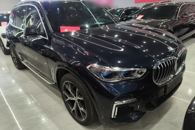 Used BMW X5 2022 Restyled xDrive 40Li M Sport Package Front Right 45 Deg