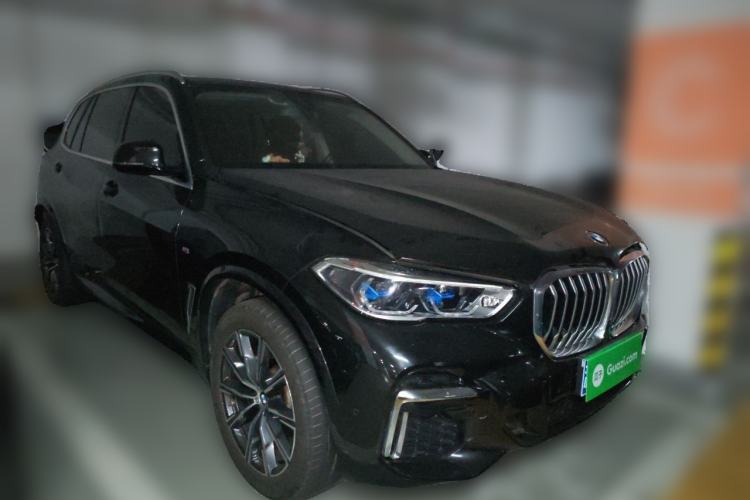 Used BMW X5 2022 Restyled xDrive 30Li Luxury Version M Sport Package Front Right 45 Deg
