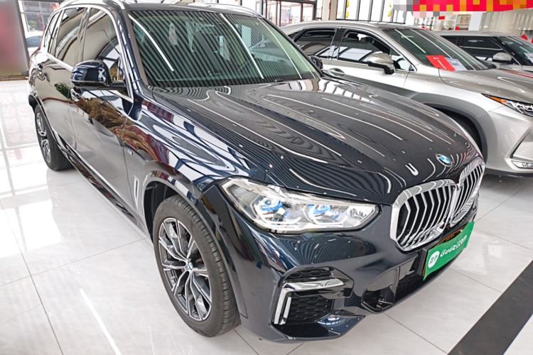 Used BMW X5 2022 Restyled xDrive 30Li Luxury Version M Sport Package Front Right 45 Deg