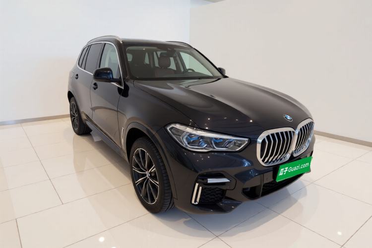 Used BMW X5 2022 Restyled xDrive 30Li Luxury Version M Sport Package Front Right 45 Deg