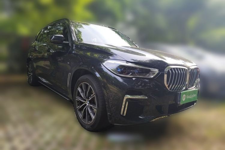 Used BMW X5 2022 Restyled xDrive 30Li Luxury Version M Sport Package Front Right 45 Deg