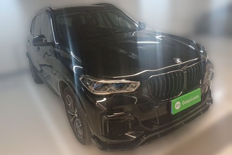Used BMW X5 2022 Restyled xDrive 30Li Luxury Version M Sport Package Front Right 45 Deg