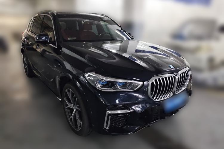 Used BMW X5 2022 xDrive 40Li M Sport Package Front Right 45 Deg