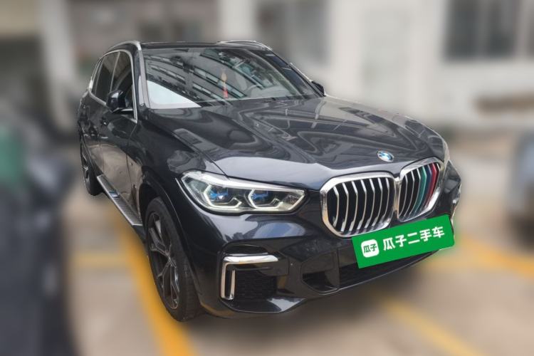 Used BMW X5 2022 xDrive 40Li M Sport Package Front Right 45 Deg