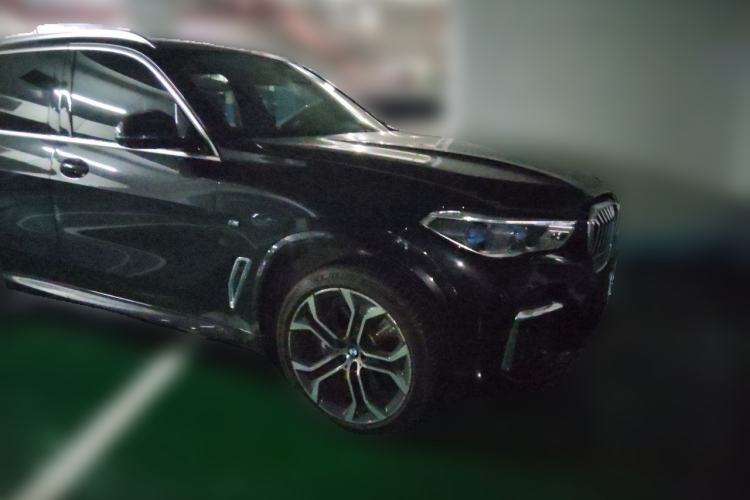Used BMW X5 2022 Restyled xDrive 40Li Luxury Edition M Sport Package Front Right 45 Deg
