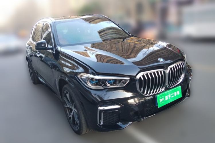 Used BMW X5 2022 xDrive 40Li M Sport Package Front Right 45 Deg