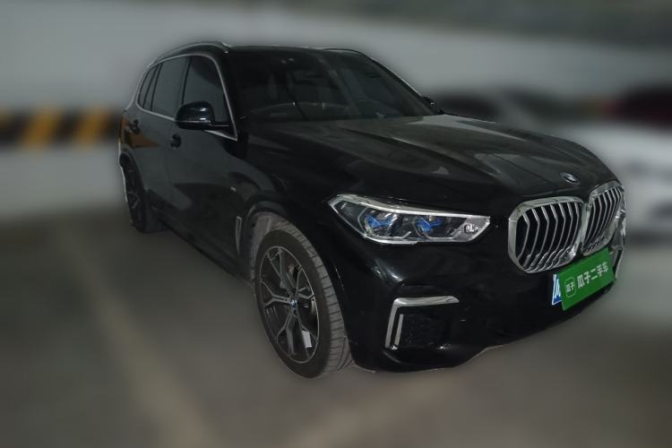 Used BMW X5 2022 Restyled xDrive 40Li M Sport Package Front Right 45 Deg