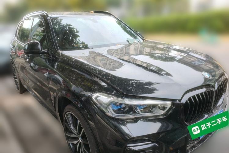 Used BMW X5 2022 xDrive 40Li M Sport Package Front Right 45 Deg