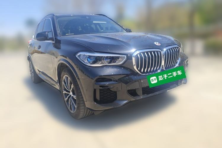 Used BMW X5 2022 xDrive40i M Sport Package Front Right 45 Deg