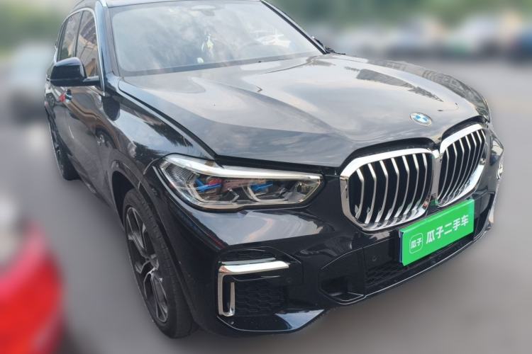 Used BMW X5 2022 xDrive 40Li Luxury Edition M Sport Package Front Right 45 Deg