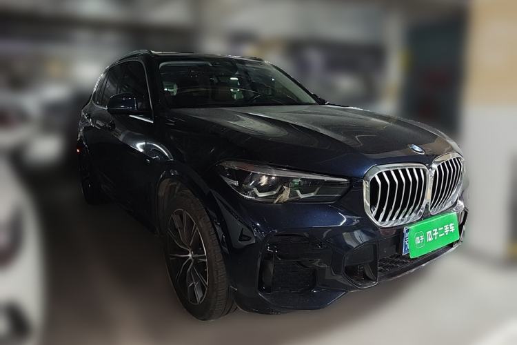 Used BMW X5 2022 xDrive30i M Sport Package Front Right 45 Deg