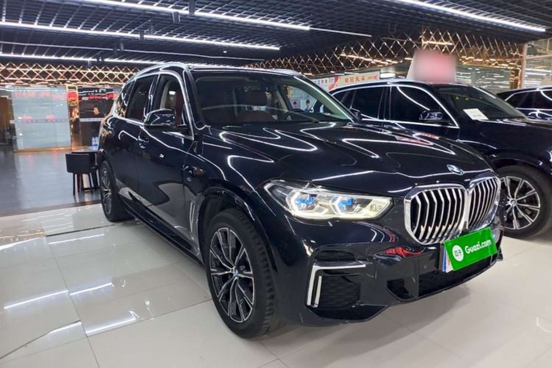 Used BMW X5 2022 Restyled xDrive 30Li Luxury Version M Sport Package Front Right 45 Deg