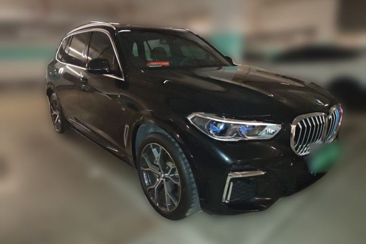 Used BMW X5 2022 xDrive 40Li M Sport Package Front Right 45 Deg