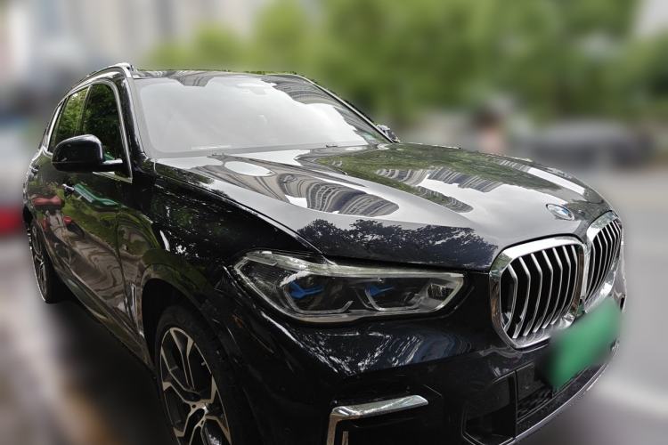Used BMW X5 2022 Restyled xDrive 40Li Luxury Edition M Sport Package Front Right 45 Deg