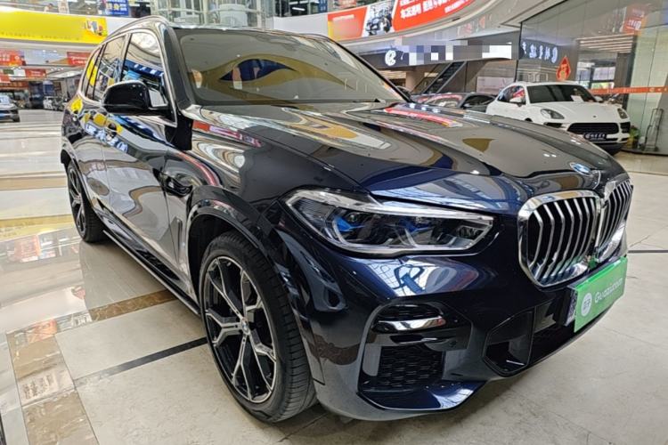 Used BMW X5 2022 xDrive40i Luxury Edition M Sport Package Front Right 45 Deg