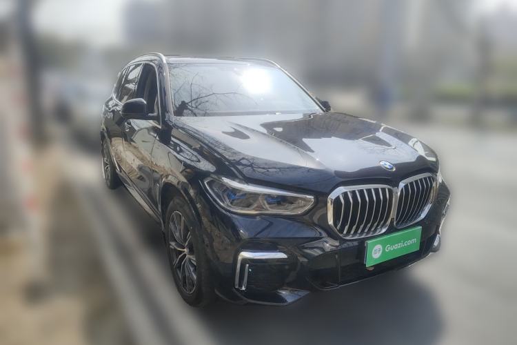 Used BMW X5 2022 Restyled xDrive 30Li Luxury Version M Sport Package Front Right 45 Deg
