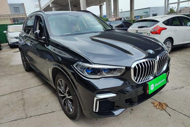 Used BMW X5 2022 Restyled xDrive 30Li Luxury Version M Sport Package Front Right 45 Deg