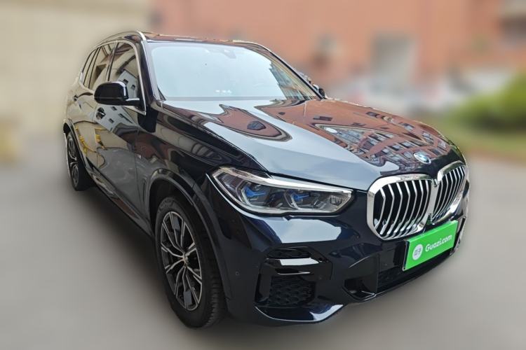 Used BMW X5 2022 xDrive40i M Sport Package Front Right 45 Deg