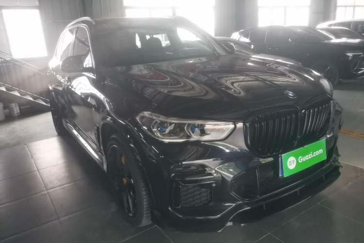 Used BMW X5 2022 Restyled xDrive 30Li Luxury Version M Sport Package Front Right 45 Deg