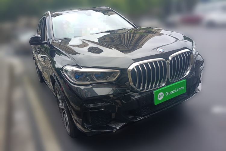Used BMW X5 2022 xDrive40i M Sport Package Front Right 45 Deg