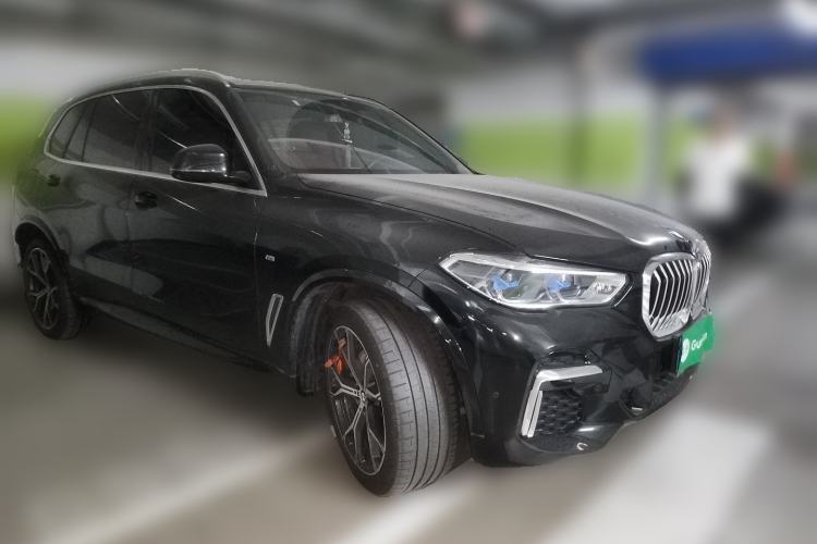 Used BMW X5 2022 Restyled xDrive 40Li M Sport Package Front Right 45 Deg