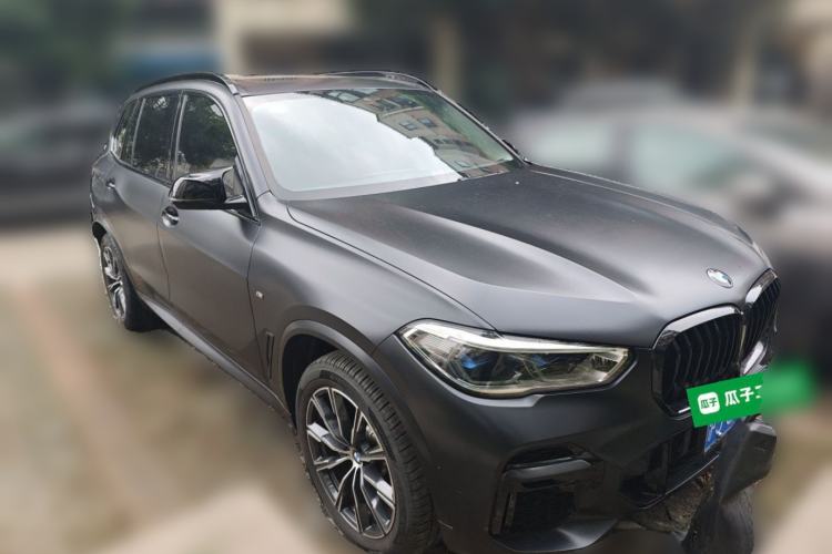 Used BMW X5 2022 xDrive 30Li M Sport Package Front Right 45 Deg