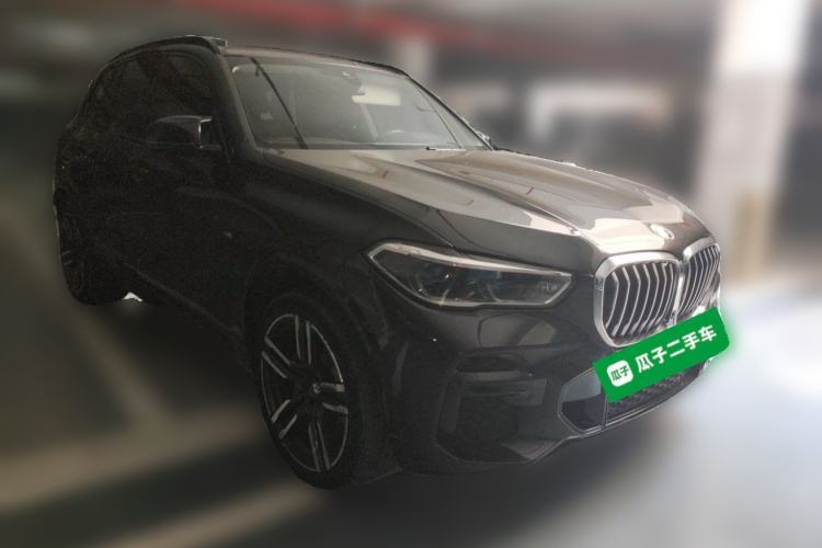 Used BMW X5 2022 xDrive40i M Sport Package Front Right 45 Deg