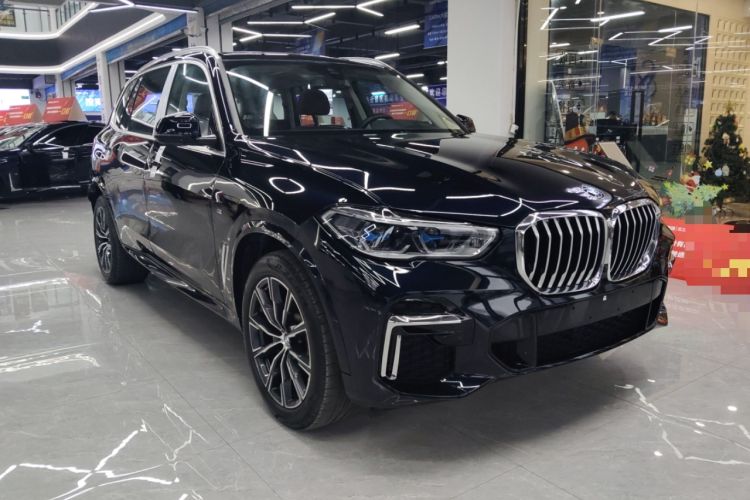 Used BMW X5 2022 Restyled xDrive 30Li Luxury Version M Sport Package Front Right 45 Deg