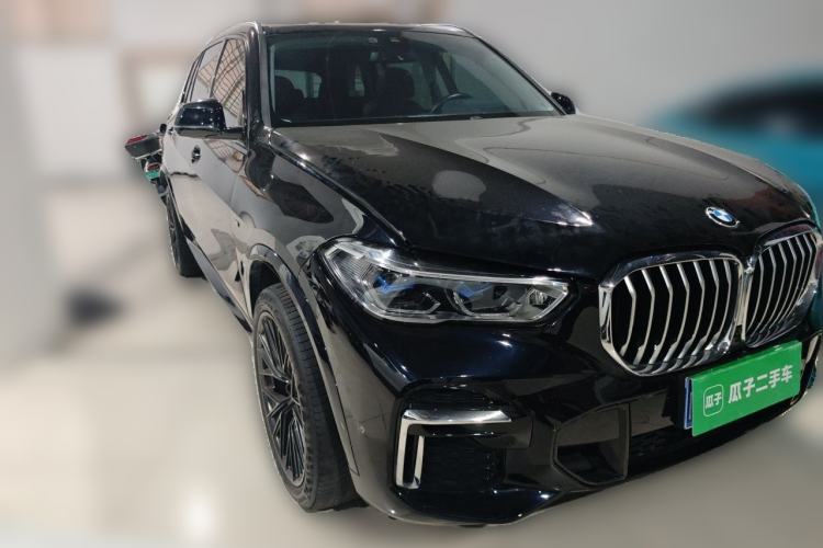 Used BMW X5 2022 Restyled xDrive 30Li Luxury Version M Sport Package Front Right 45 Deg