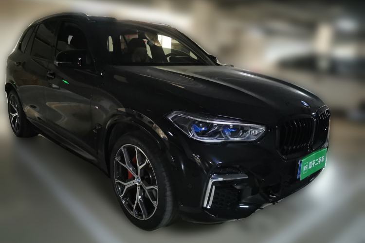Used BMW X5 2022 xDrive 40Li M Sport Package Front Right 45 Deg