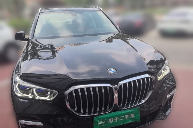 Used BMW X5 2022 xDrive 40Li M Sport Package Front Right 45 Deg