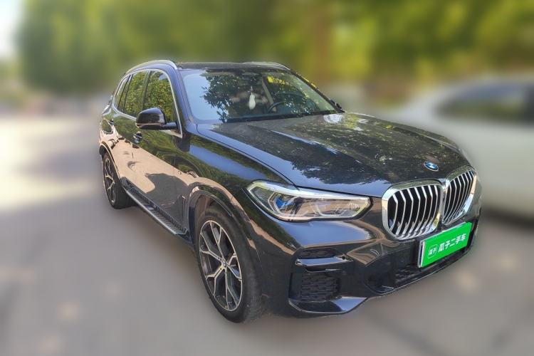 Used BMW X5 2022 xDrive40i Luxury Edition M Sport Package Front Right 45 Deg