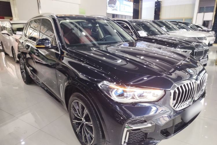 Used BMW X5 2022 Restyled xDrive 30Li Luxury Version M Sport Package Front Right 45 Deg