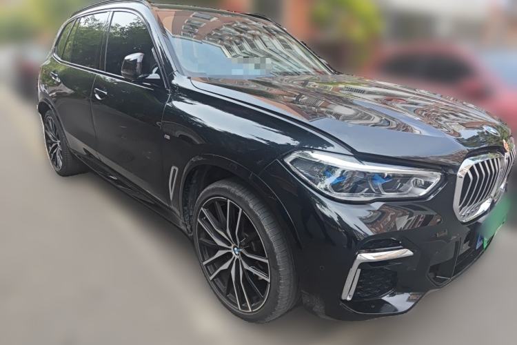 Used BMW X5 2022 xDrive 40Li M Sport Package Front Right 45 Deg