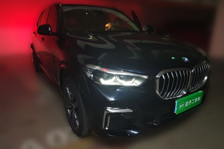 Used BMW X5 2022 Restyled xDrive 30Li M Sport Package Front Right 45 Deg