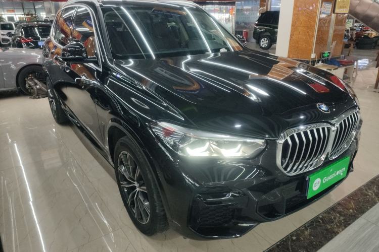 Used BMW X5 2022 xDrive30i M Sport Package Front Right 45 Deg
